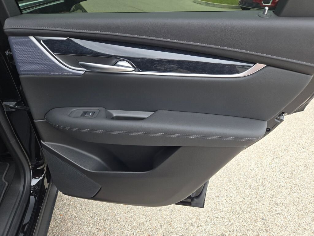 New 2025 Cadillac XT5 Premium Luxury image 9
