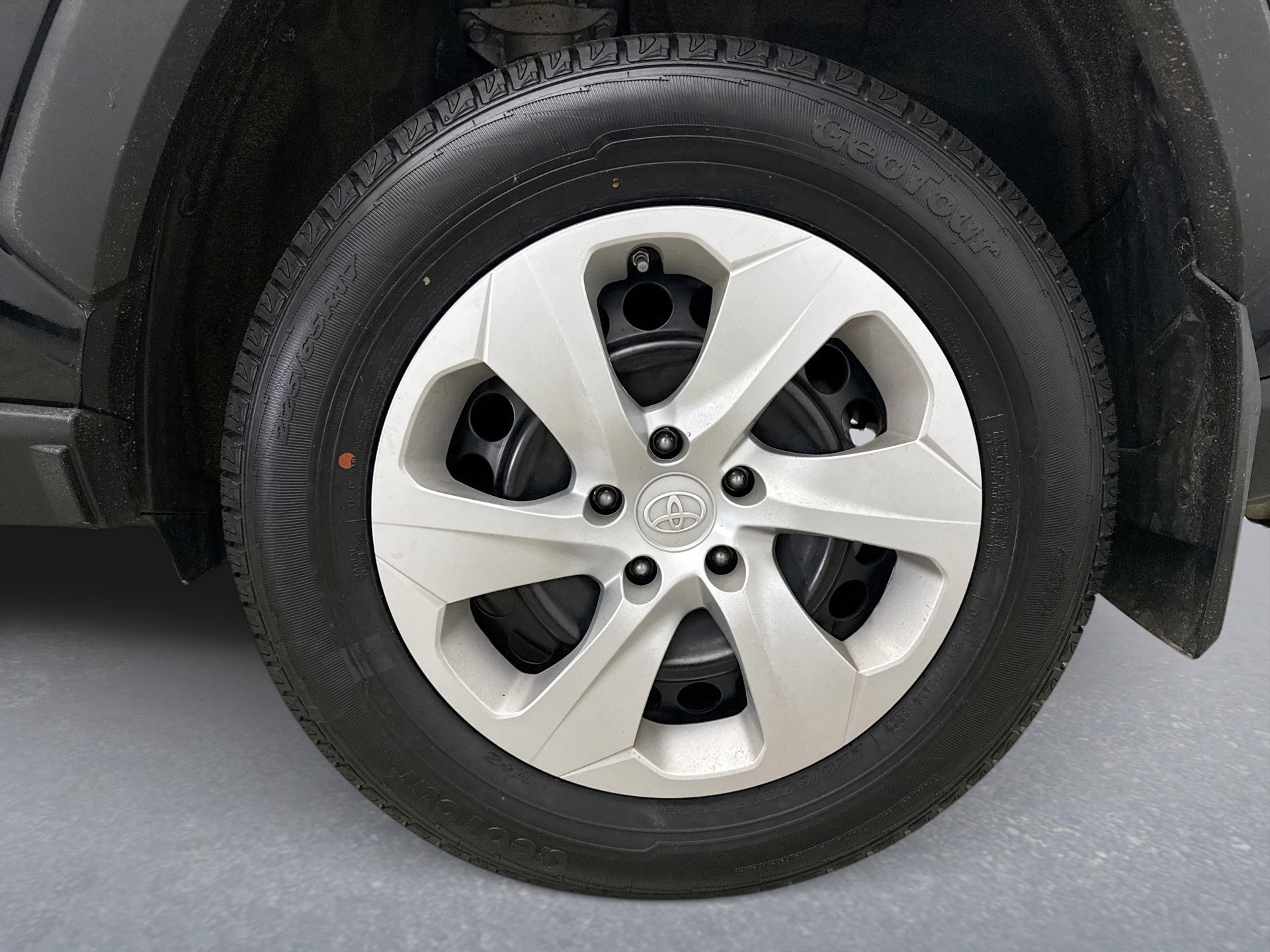 Used 2024 Toyota RAV4 LE image 11