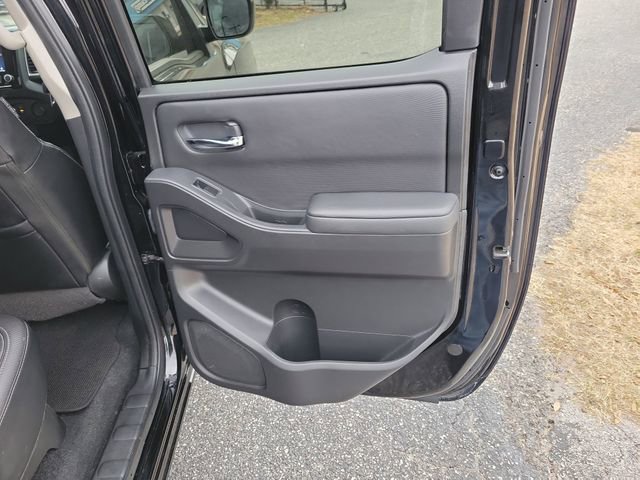 Used 2023 Nissan Frontier SV w/ SV Premium Package image 31