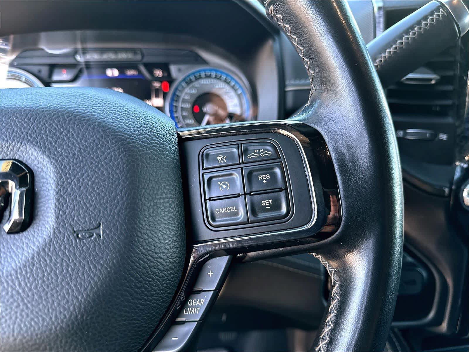 Used 2022 RAM 3500 Limited AWD/4WD image 15
