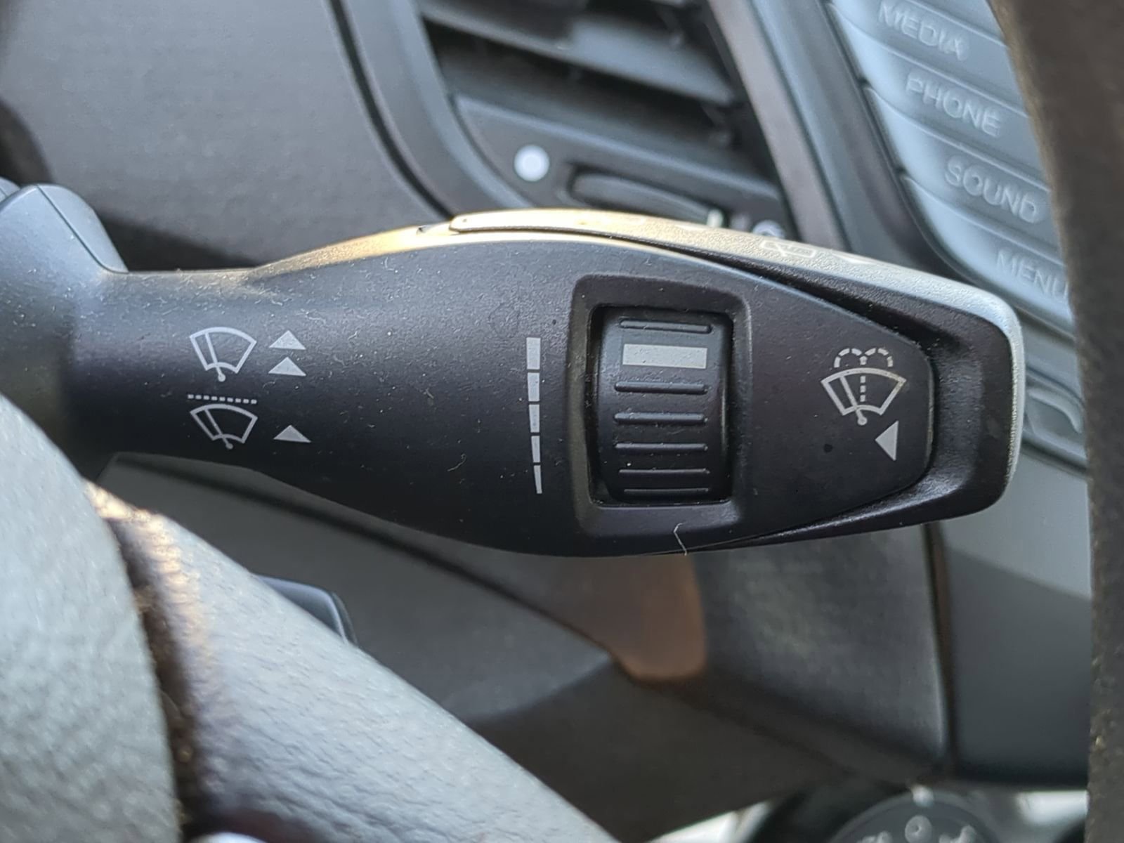 Certified 2018 Ford Fiesta SE image 27