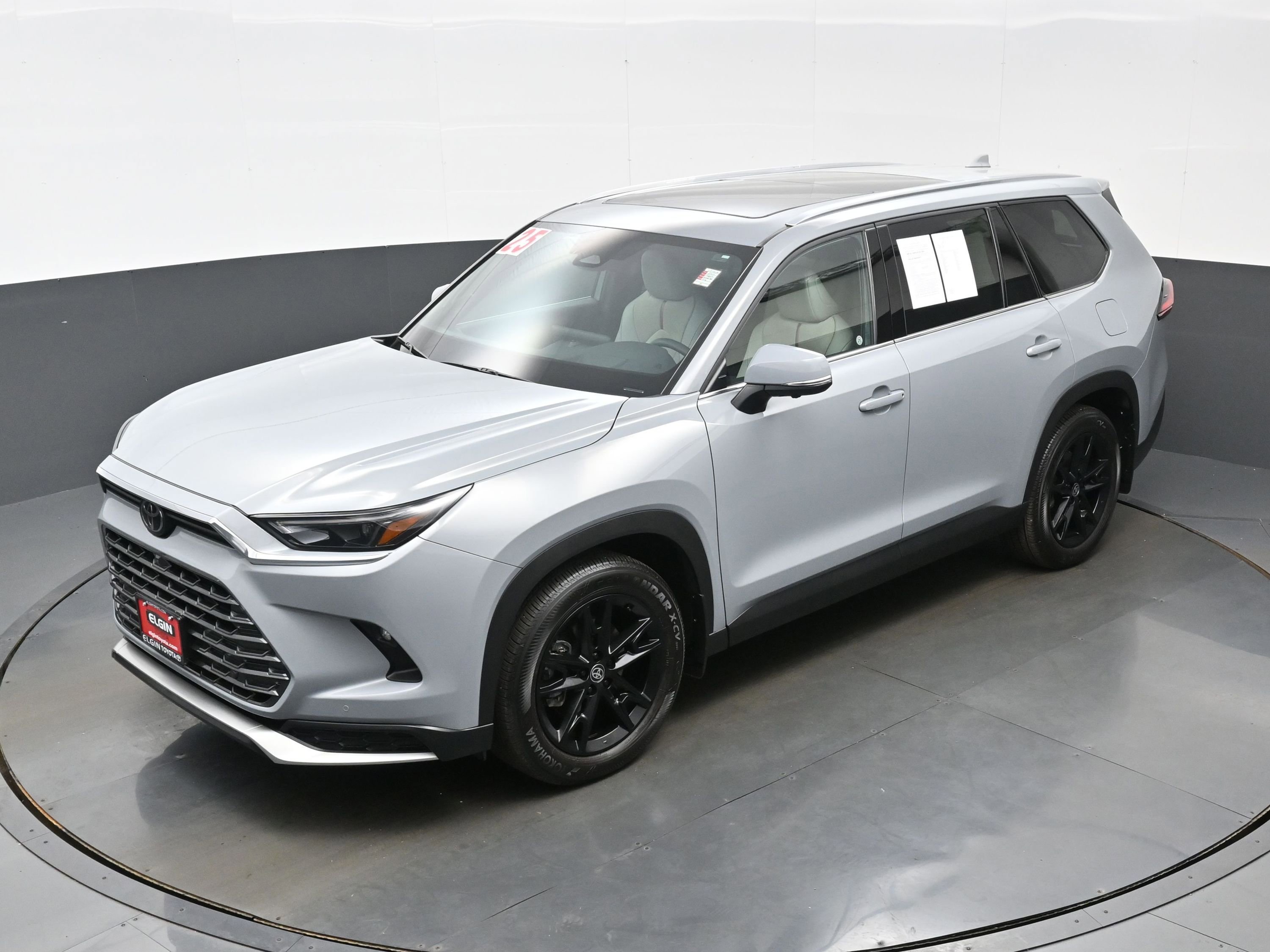 Used 2025 Toyota Grand Highlander AWD Hybrid image 39