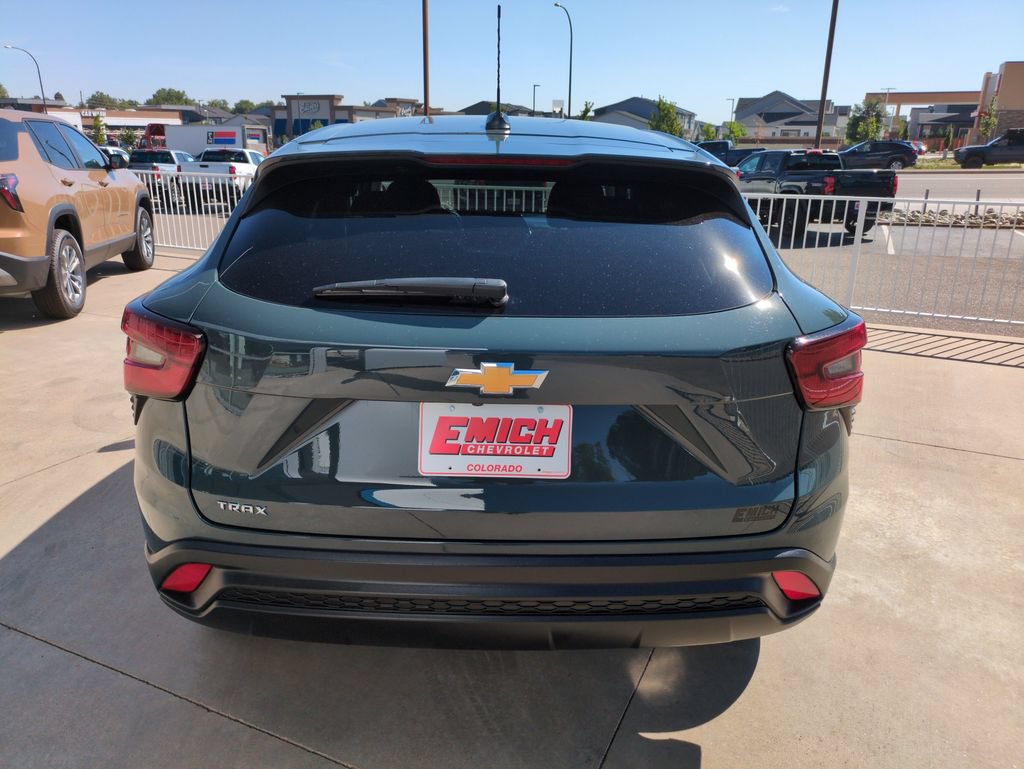 Used 2026 Chevrolet Trax LS FWD image 4