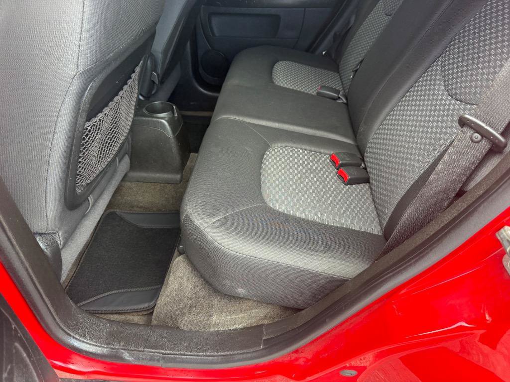 Used 2011 Chevrolet HHR LT FWD image 26