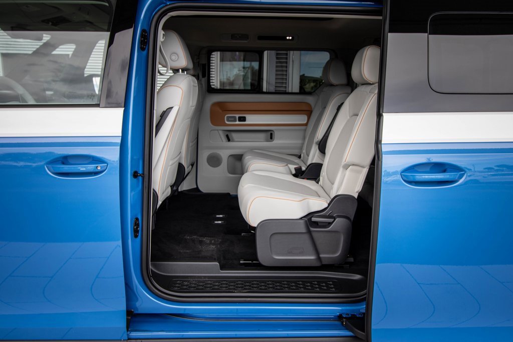 New 2025 Volkswagen ID. Buzz 1st Edition image 46
