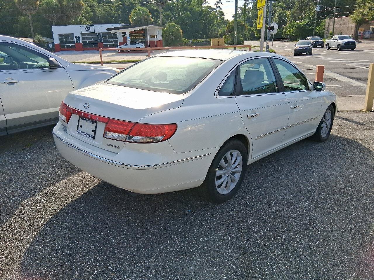 Used 2007 Hyundai Azera Limited FWD image 5