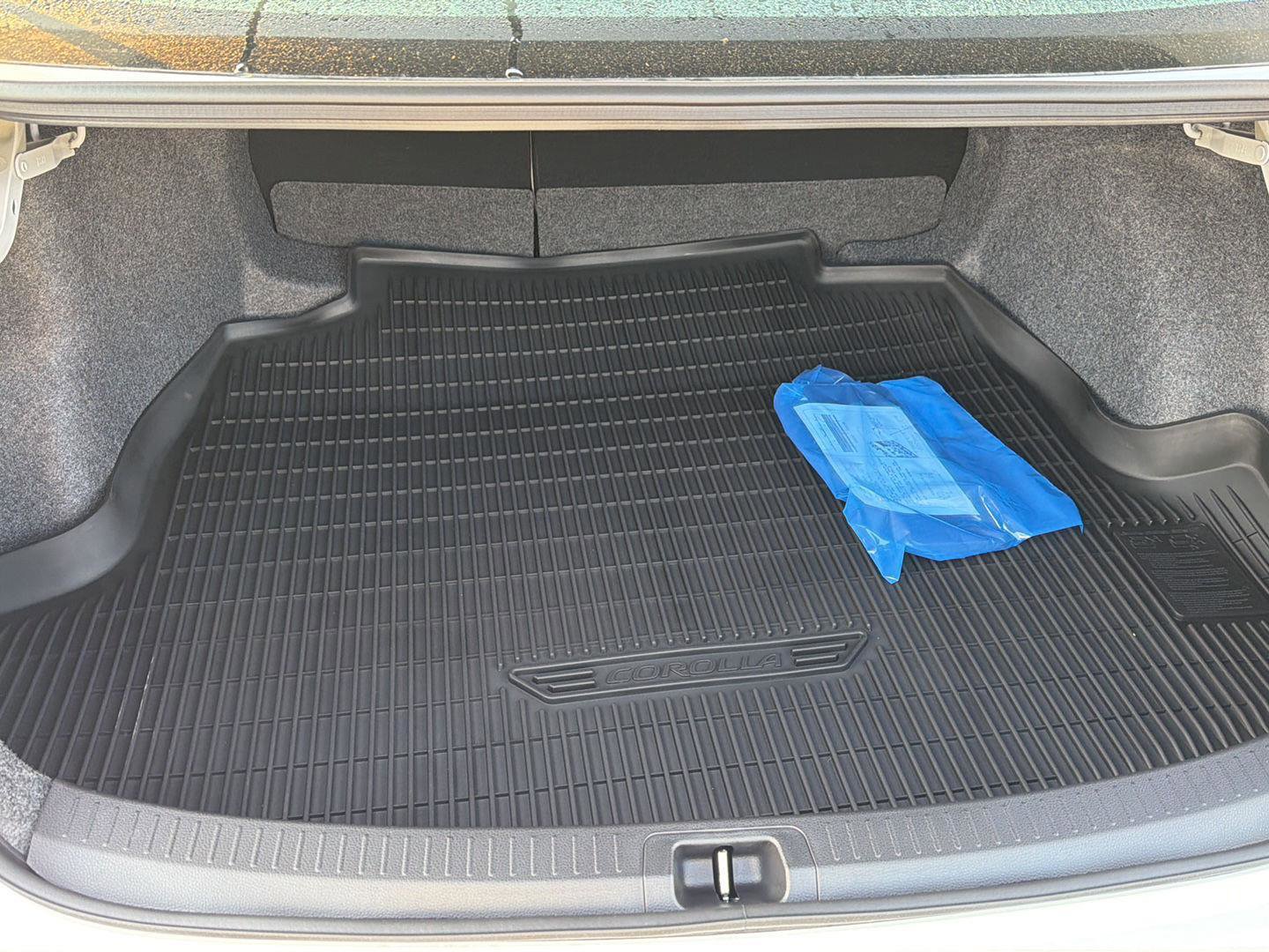 New 2026 Toyota Corolla LE image 30