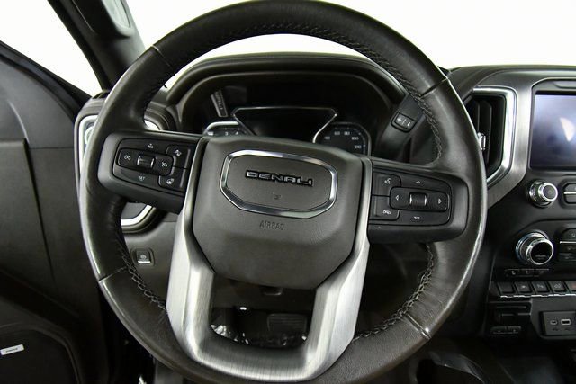 Used 2022 GMC Sierra 1500 Denali w/ Technology Package AWD/4WD image 2