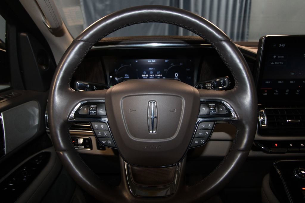 Used 2024 Lincoln Navigator L Reserve image 12