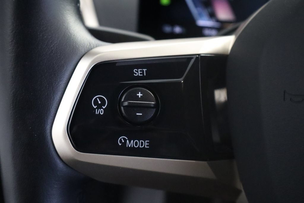 Used 2023 BMW iX xDrive50 AWD/4WD image 23