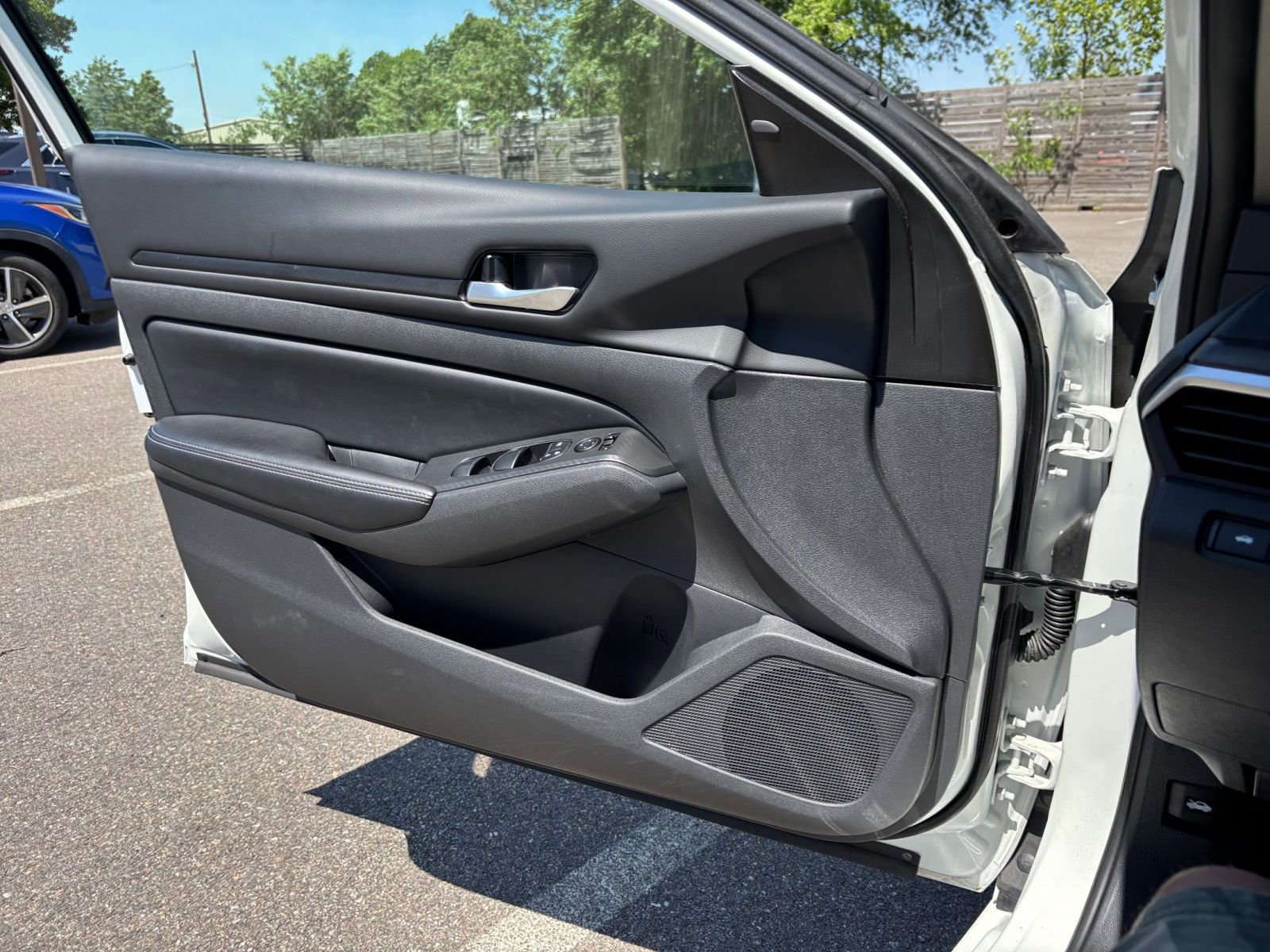 Used 2025 Nissan Altima 2.5 SV FWD image 18