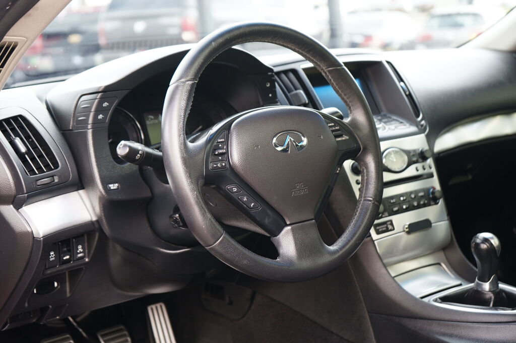 Used 2014 INFINITI Q60 Sport image 10