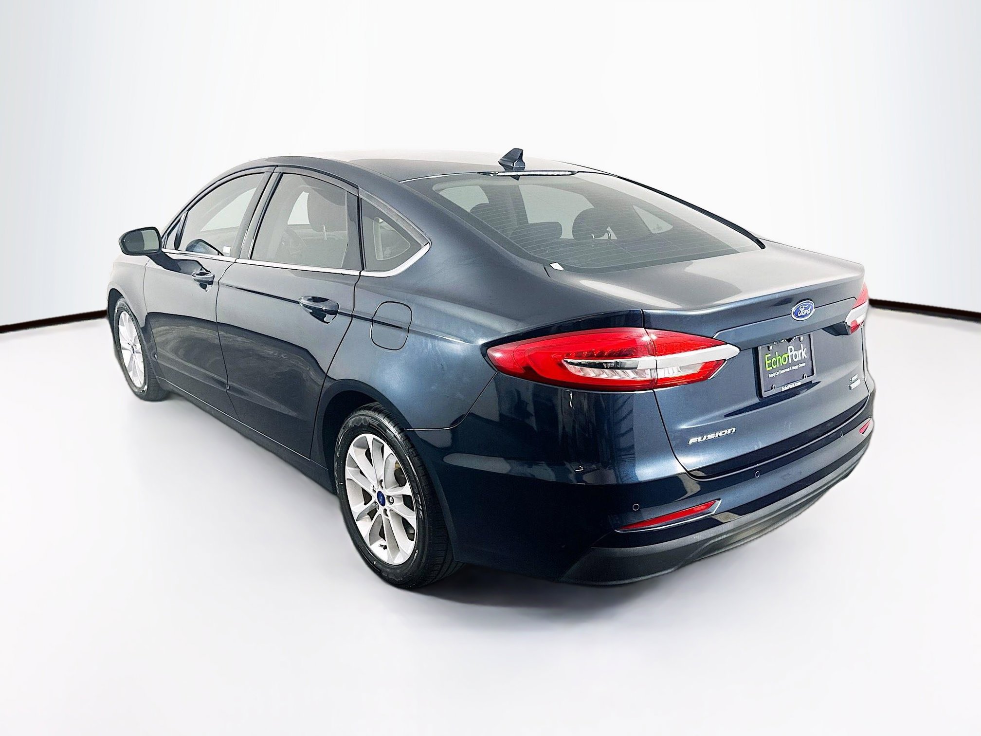 Used 2020 Ford Fusion SE FWD image 5