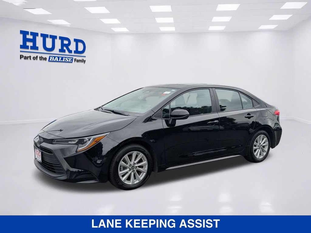 Used 2025 Toyota Corolla LE w/ LE Premium Package FWD image 7