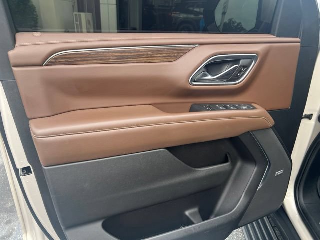Used 2021 Chevrolet Tahoe High Country w/ Premium Package RWD image 11