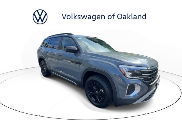 New 2026 Volkswagen Atlas Peak Edition AWD/4WD image 2