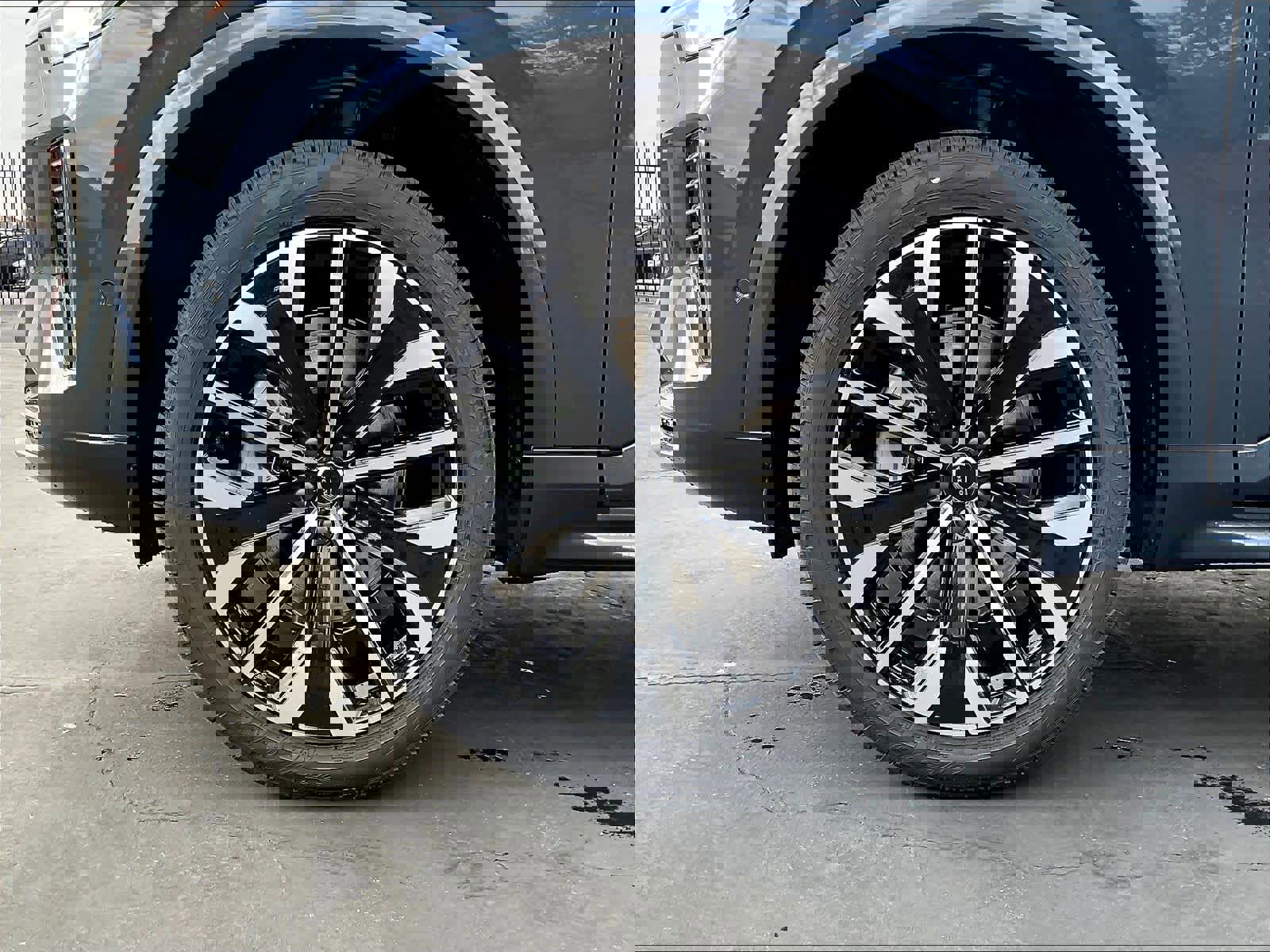 New 2026 Volvo XC90 B6 Plus w/ Protection Package Premier image 14