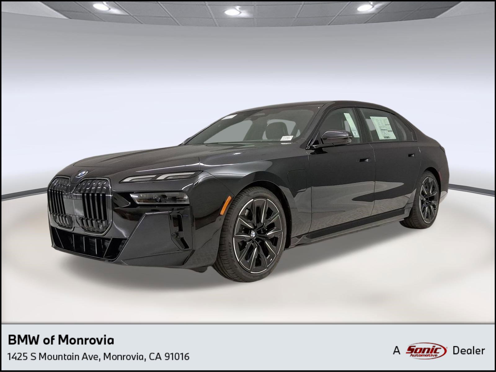 New 2026 BMW 750e xDrive w/ Premium Package AWD/4WD image 1