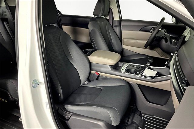 New 2026 Kia Carnival LX image 12