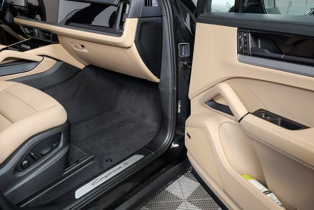 New 2026 Porsche Cayenne S image 25