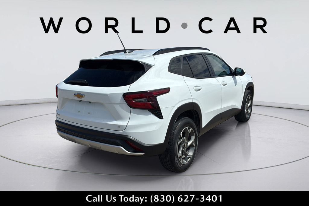 Used 2024 Chevrolet Trax LT w/ Driver Confidence Package FWD image 6