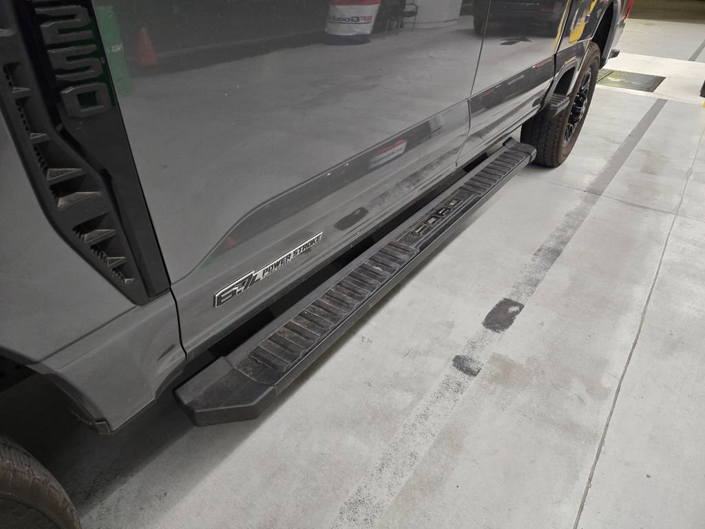 Used 2024 Ford F250 Lariat w/ Black Appearance Package image 12