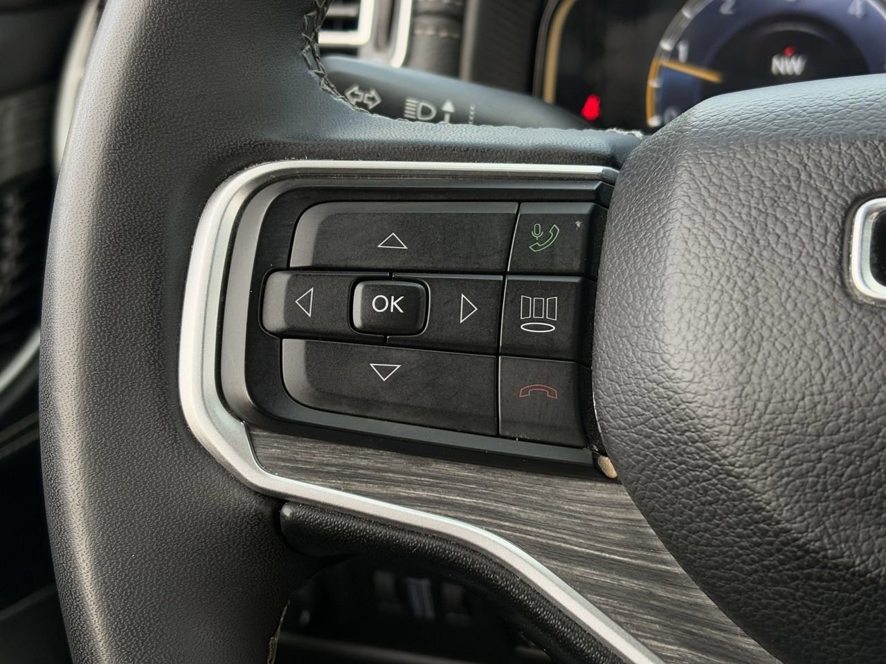 Used 2024 Jeep Wagoneer L Series II image 16