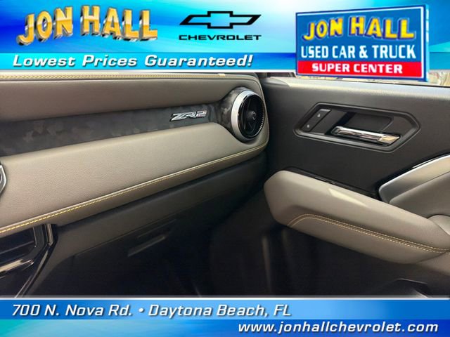 Used 2025 Chevrolet Colorado ZR2 w/ Midnight Edition AWD/4WD image 33