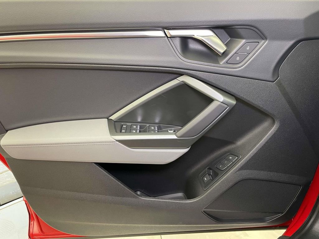 New 2025 Audi Q3 2.0T Premium image 33