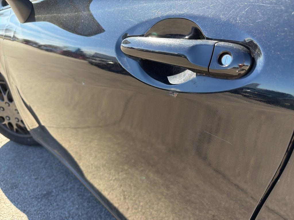 Used 2015 Nissan Versa Note SV FWD image 21