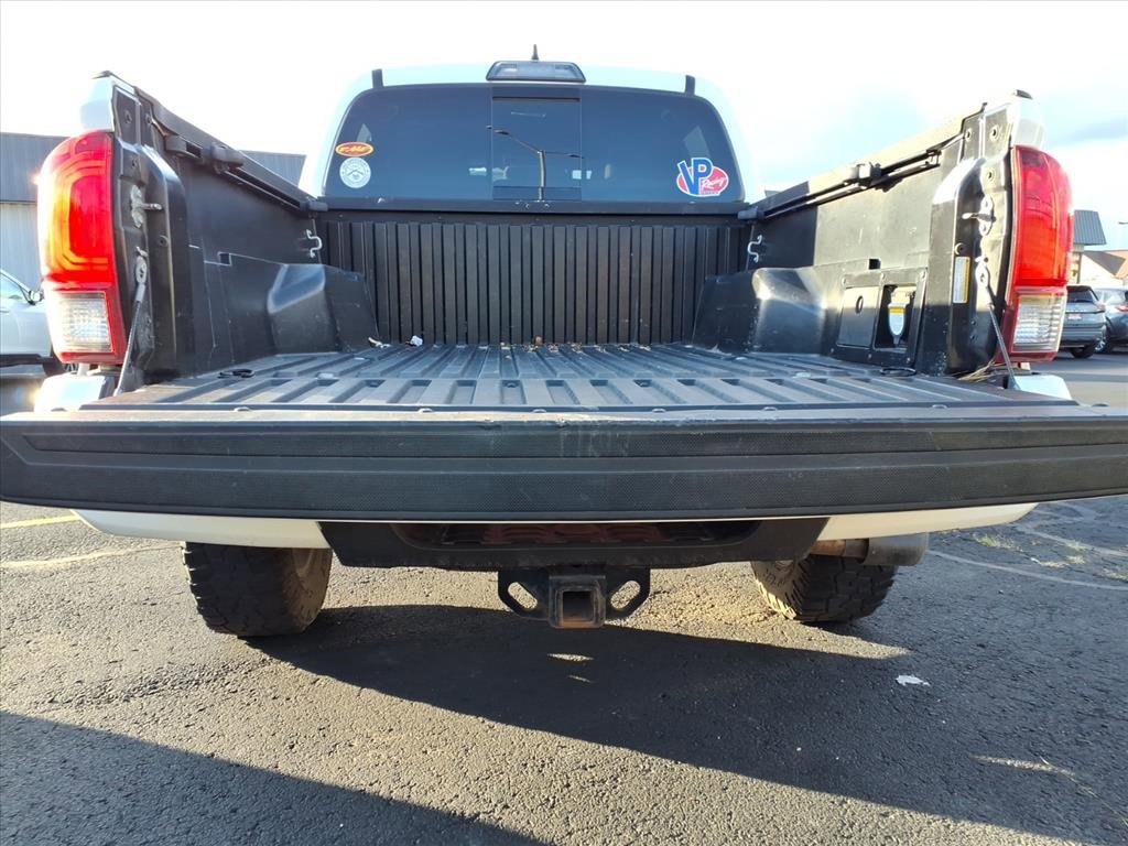 Used 2019 Toyota Tacoma TRD Off-Road image 4