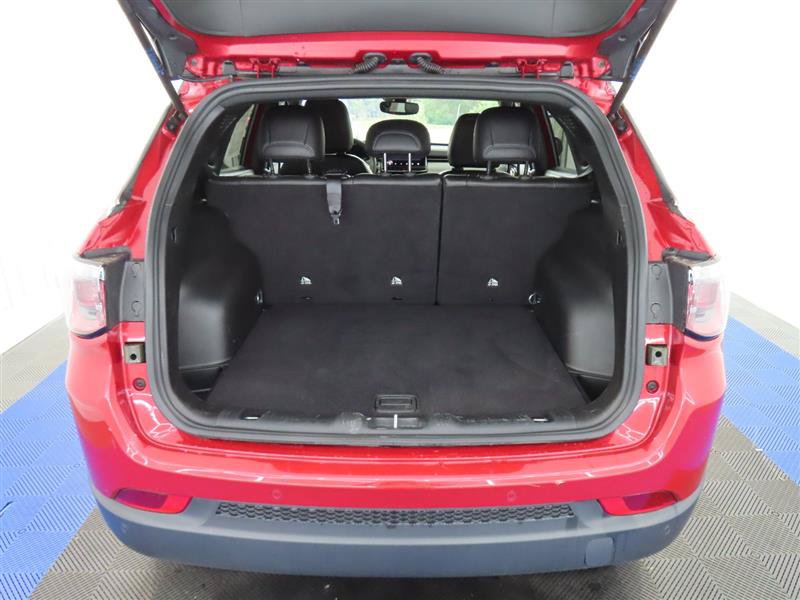 Used 2025 Jeep Compass Limited AWD/4WD image 12