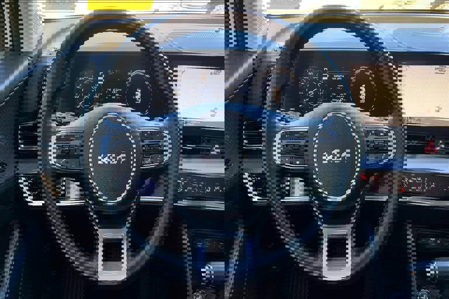 Used 2023 Kia Sportage SX image 6