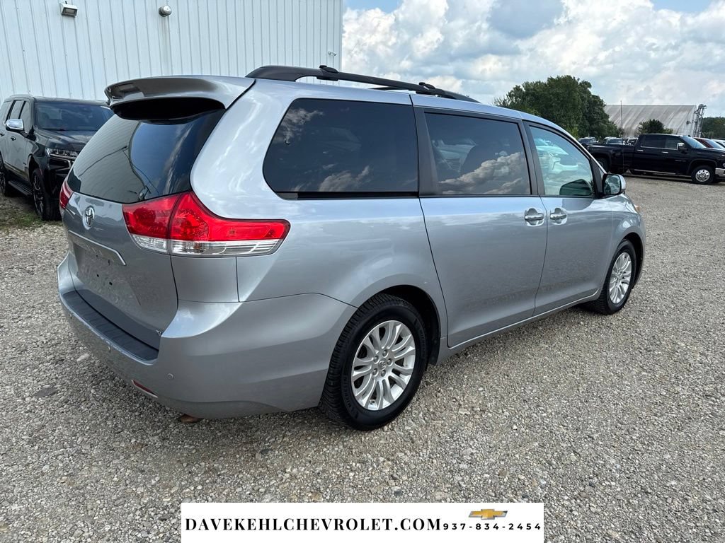 Used 2014 Toyota Sienna XLE w/ Entertainment Package FWD image 5