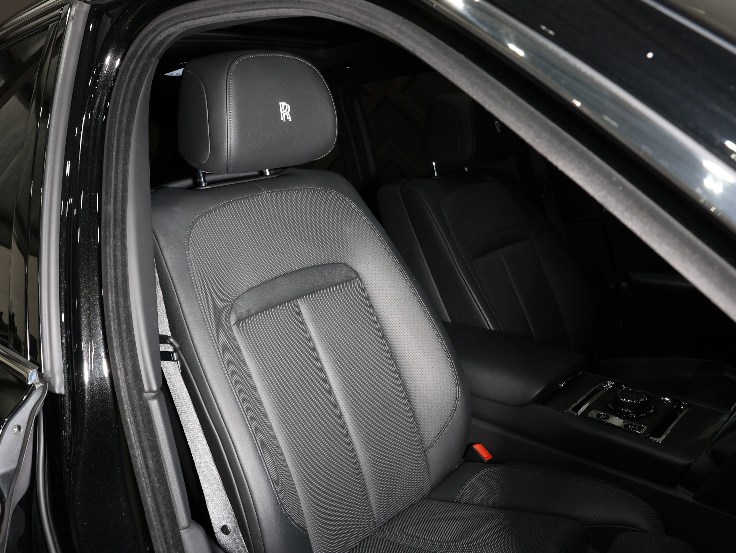 Used 2019 Rolls-Royce Cullinan image 44