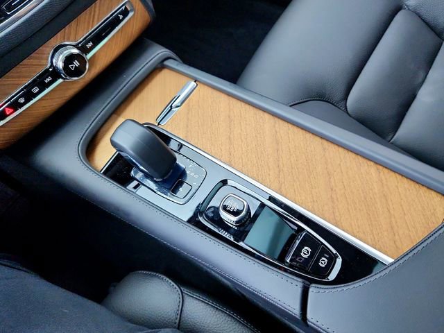 New 2025 Volvo XC90 B6 Plus w/ Protection Package Premier image 25