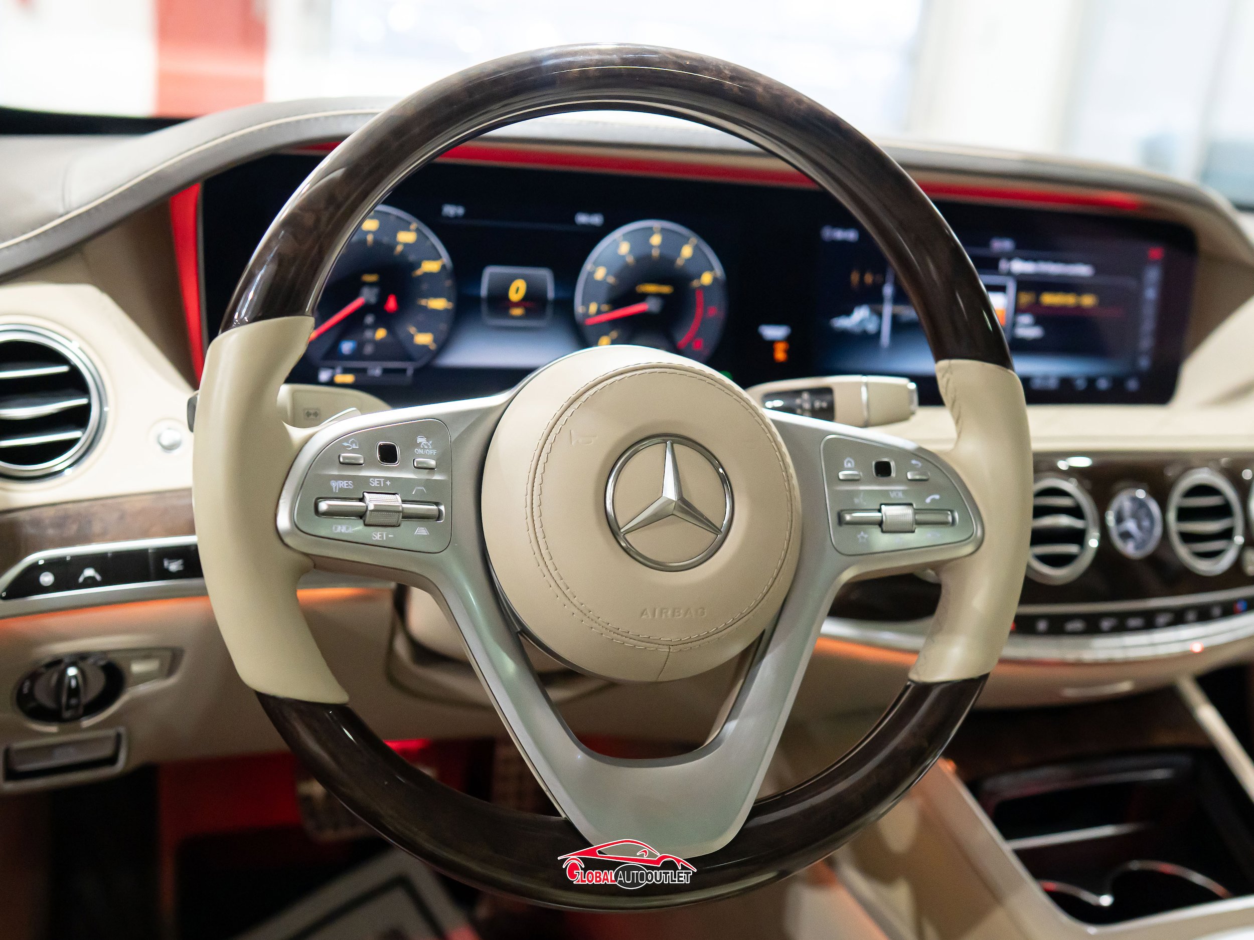 Used 2018 Mercedes-Benz S 560 4MATIC Sedan image 23