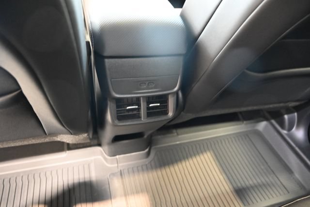 New 2026 Chevrolet Equinox LT w/ Convenience Package II FWD image 26