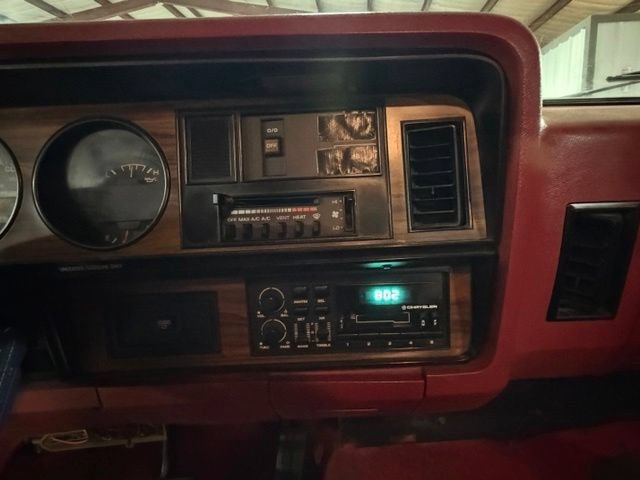 Used 1993 Dodge D/W Truck 150 RWD image 16