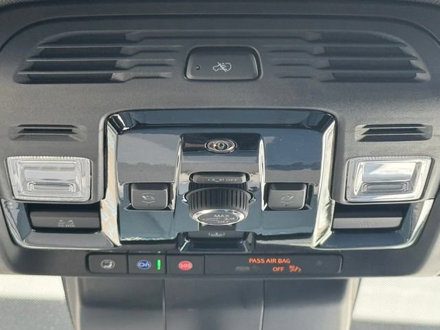 New 2026 Chevrolet Suburban Premier AWD/4WD image 17
