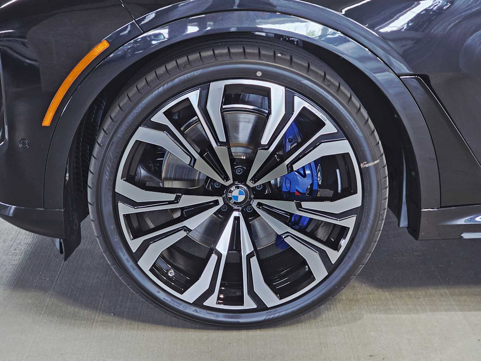 New 2026 BMW X7 M60i image 8