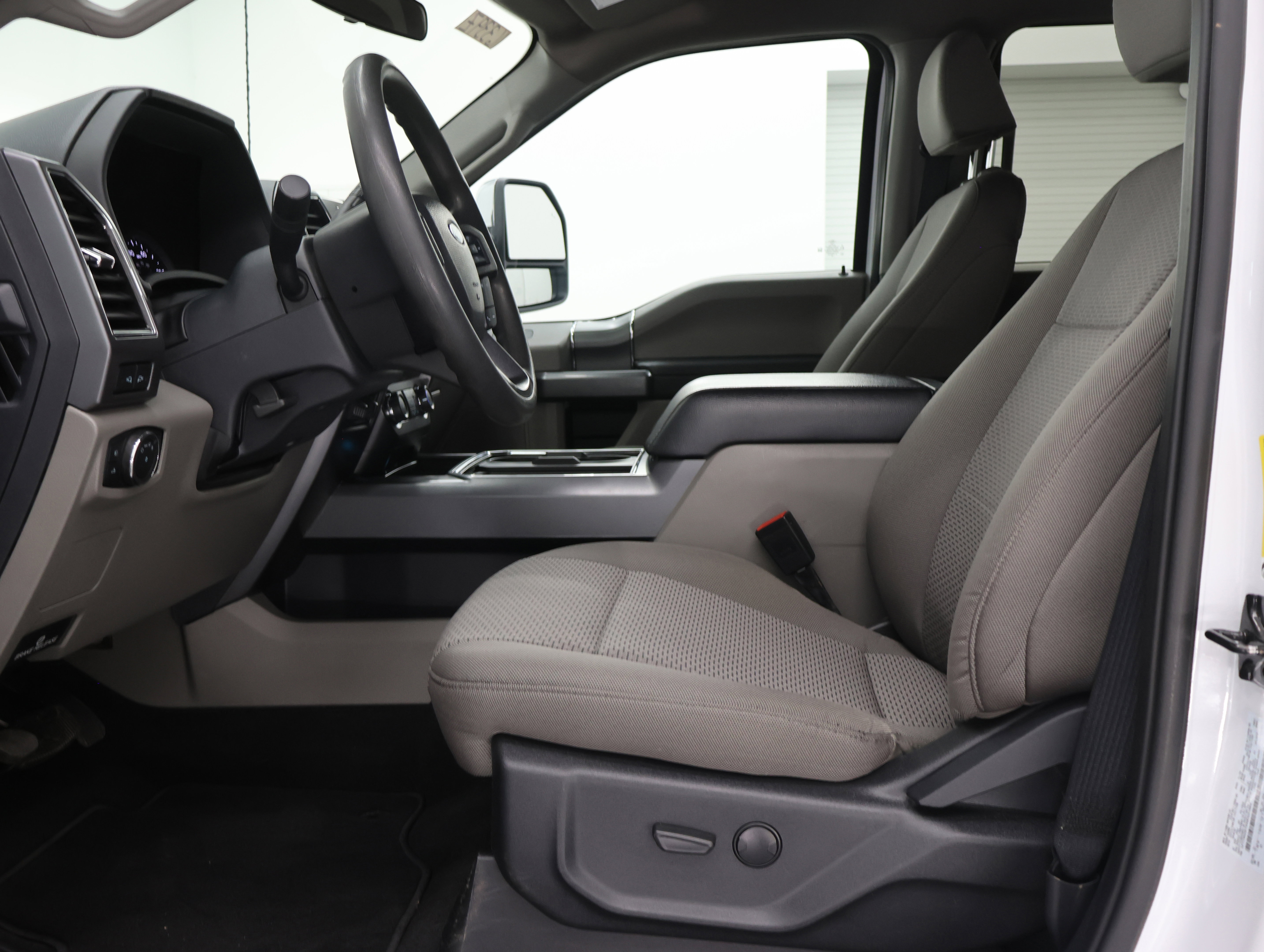 Used 2022 Ford F250 XLT w/ XLT Premium Package AWD/4WD image 8