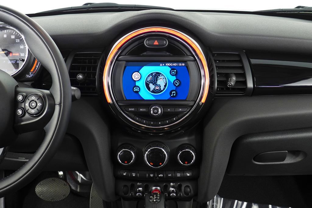 Used 2019 MINI Cooper 4-Door Hardtop image 26