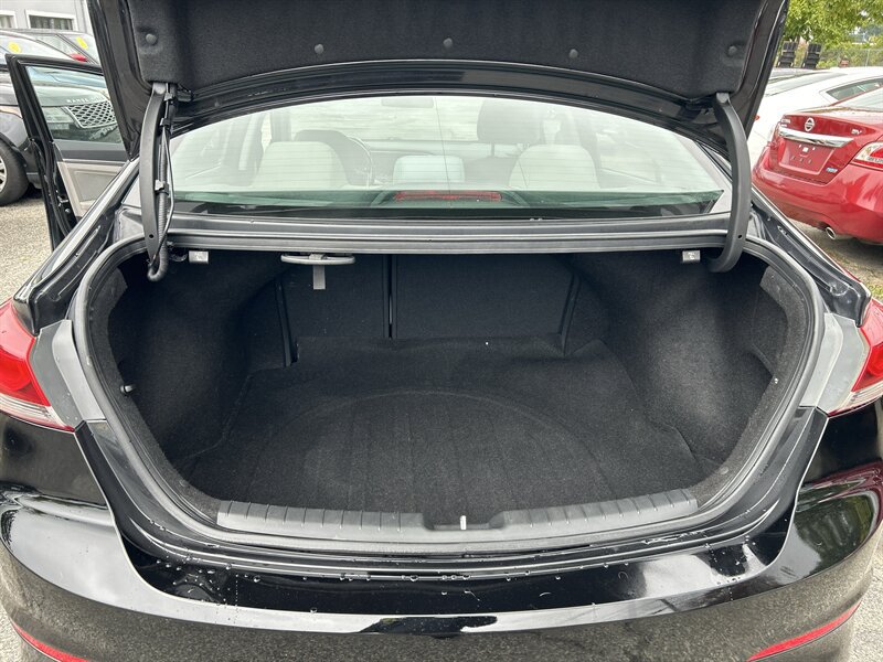 Used 2017 Hyundai Elantra ECO w/ Cargo Package FWD image 8