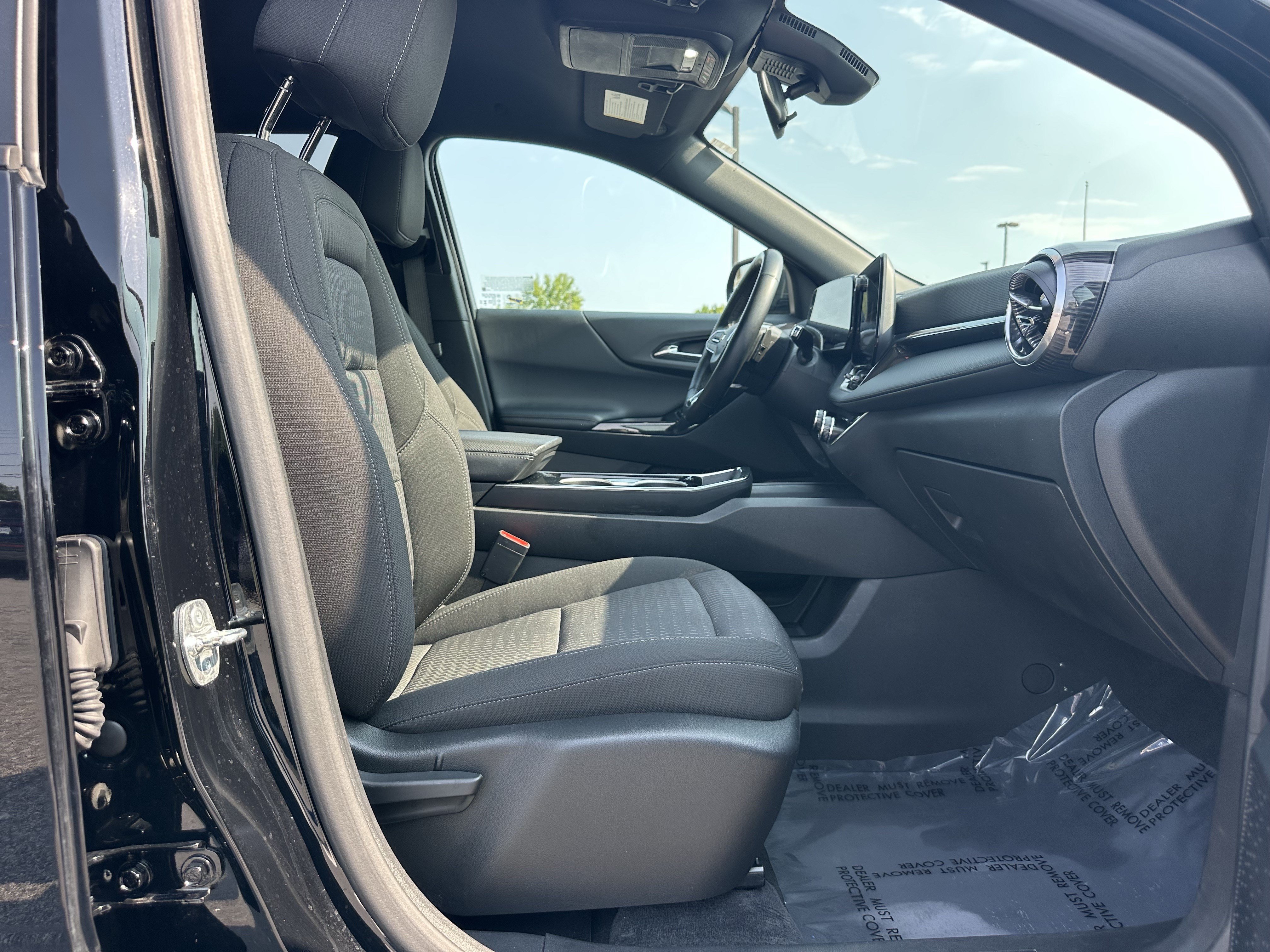 Used 2025 Chevrolet Equinox LT FWD image 14