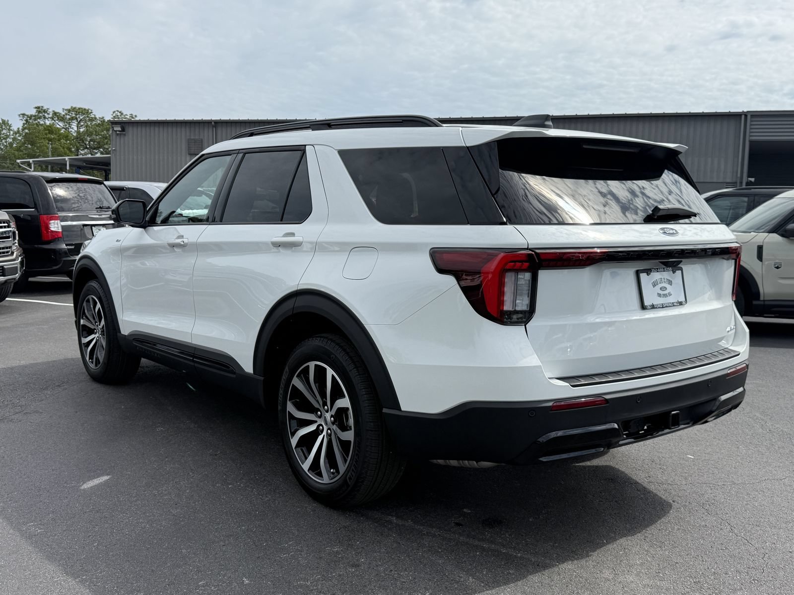 Certified 2025 Ford Explorer ST-Line AWD/4WD image 7