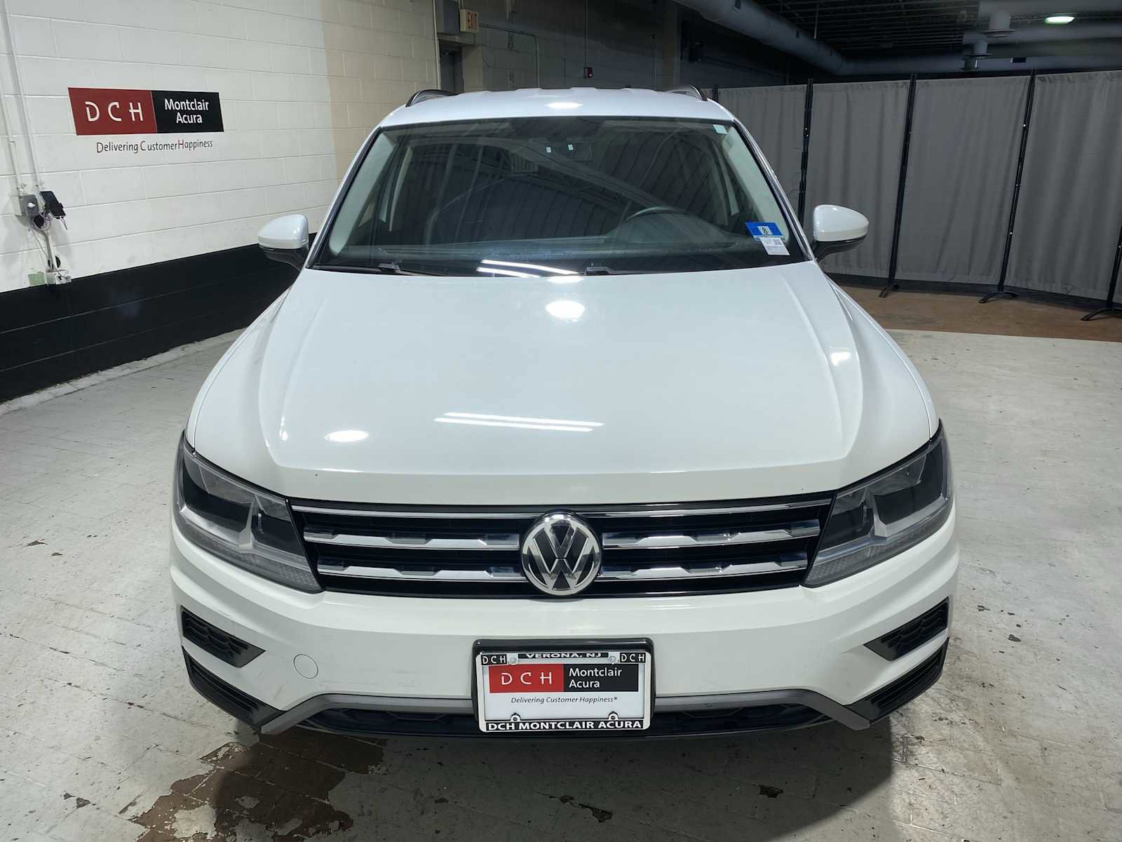 Used 2018 Volkswagen Tiguan SE w/ 3rd Row Seat Package image 6