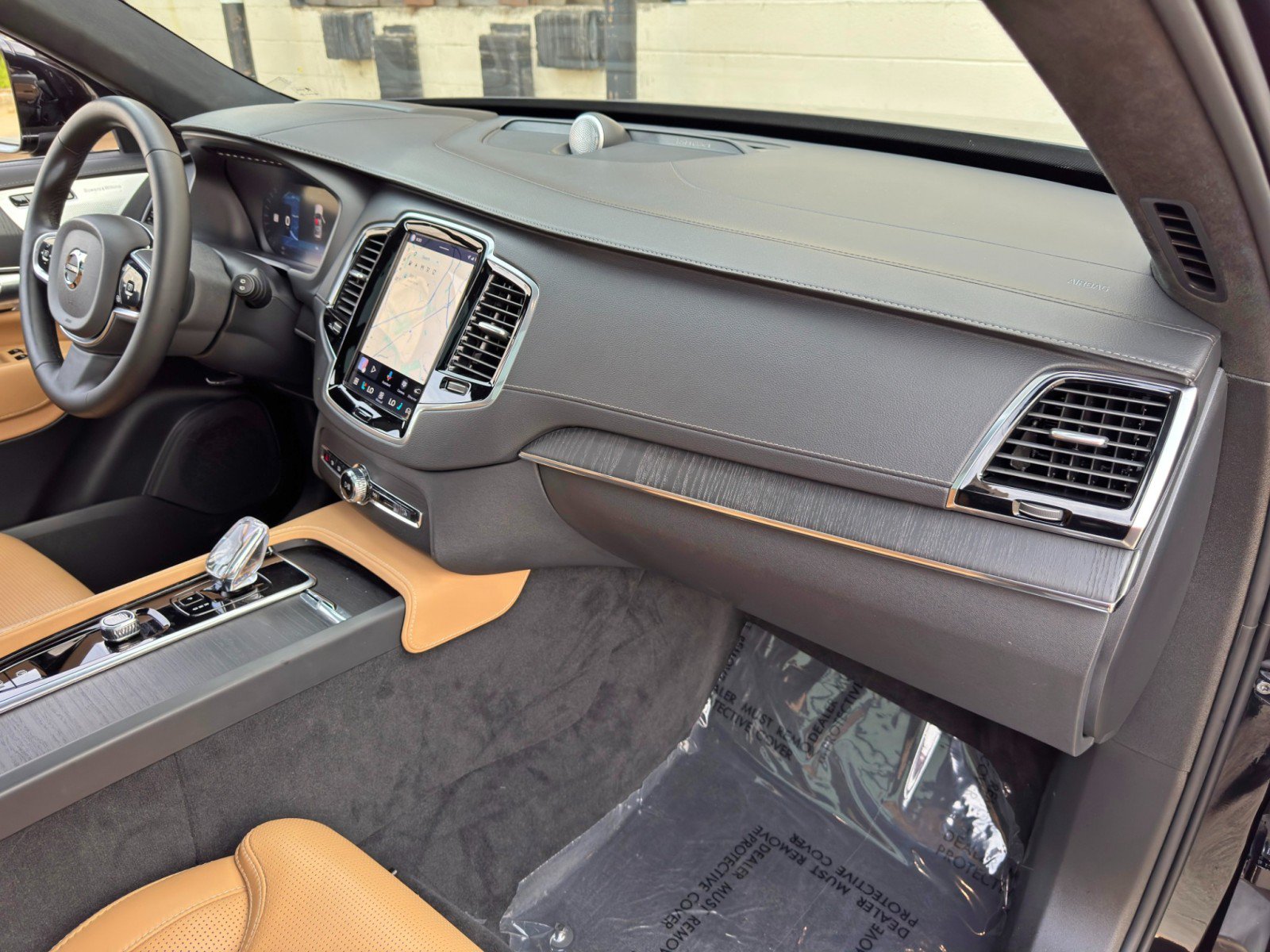 Used 2024 Volvo XC90 T8 Ultimate w/ Lounge Package AWD/4WD image 15