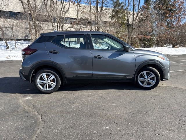Used 2021 Nissan Kicks S image 4