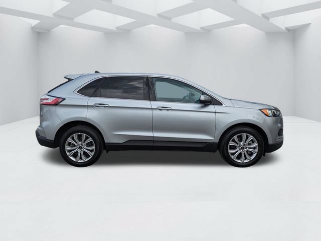 Used 2024 Ford Edge Titanium AWD/4WD image 3